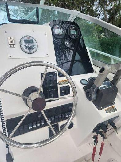 Used 1999 Robalo 2420