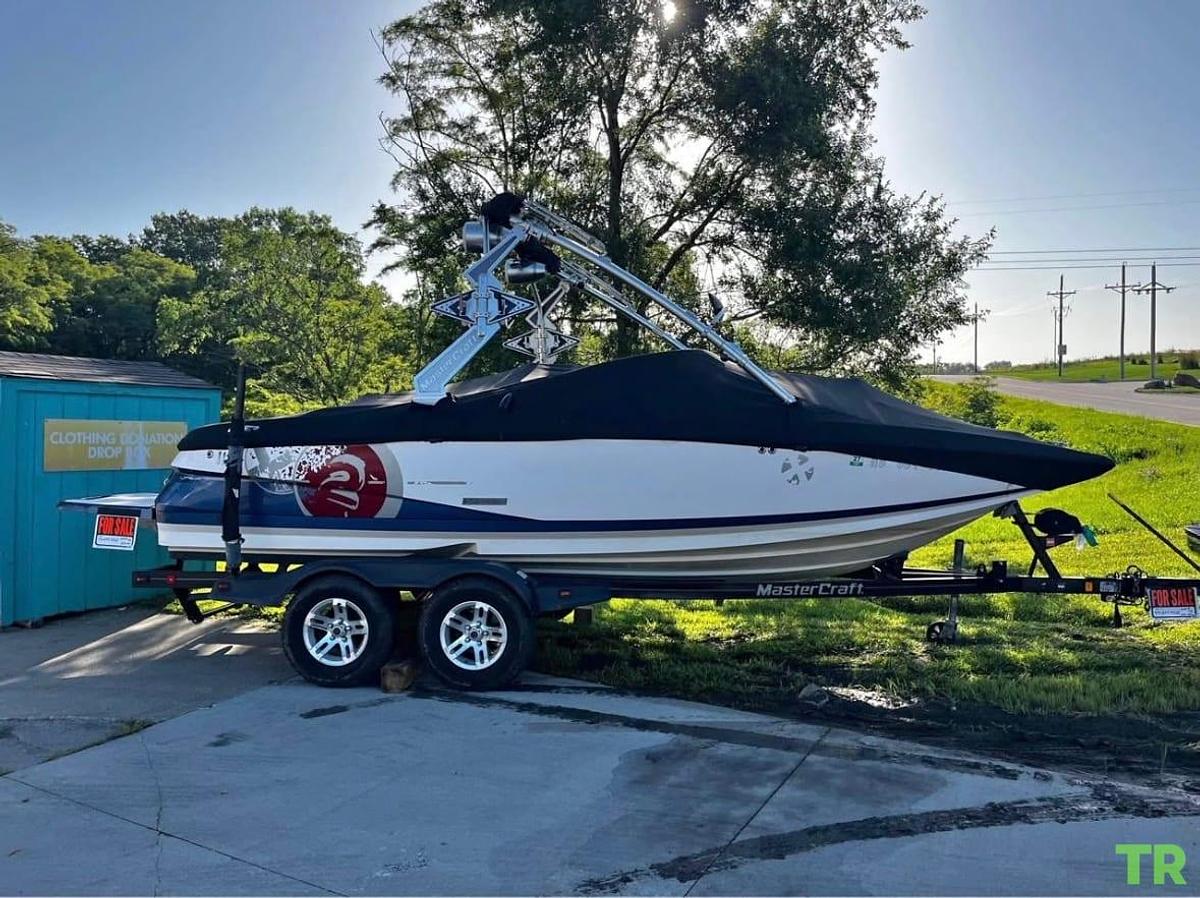 Used 2008 MasterCraft X2 Wakeboard Boat