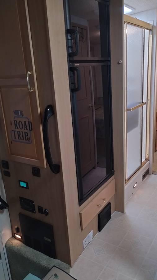 Used 2003 Itasca Sundancer 430V