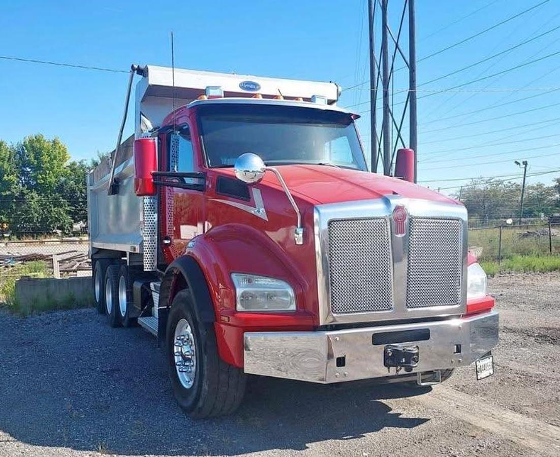 Used 2020 KENWORTH T880 Dump Truck