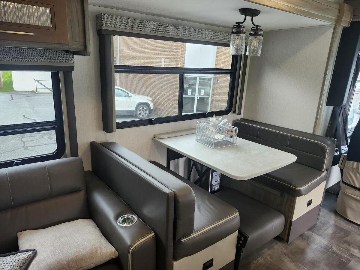 Used 2021 Coachmen Mirada 32SS