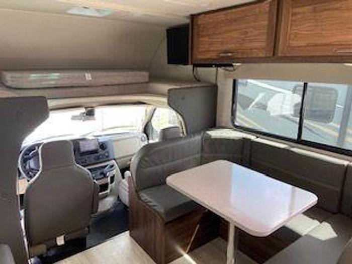 Used 2021 Winnebago Minnie Winnie