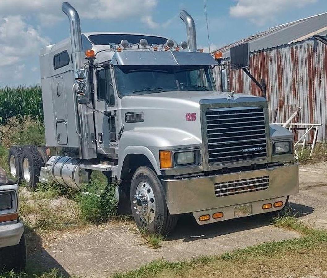 Used 2016 MACK PINNACLE CHU613 RAWHIDE