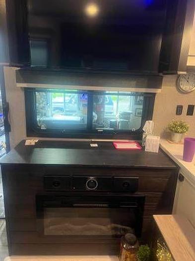 Used 2021 Jayco SEISMIC 4125 TOY HAULER 45 Foot