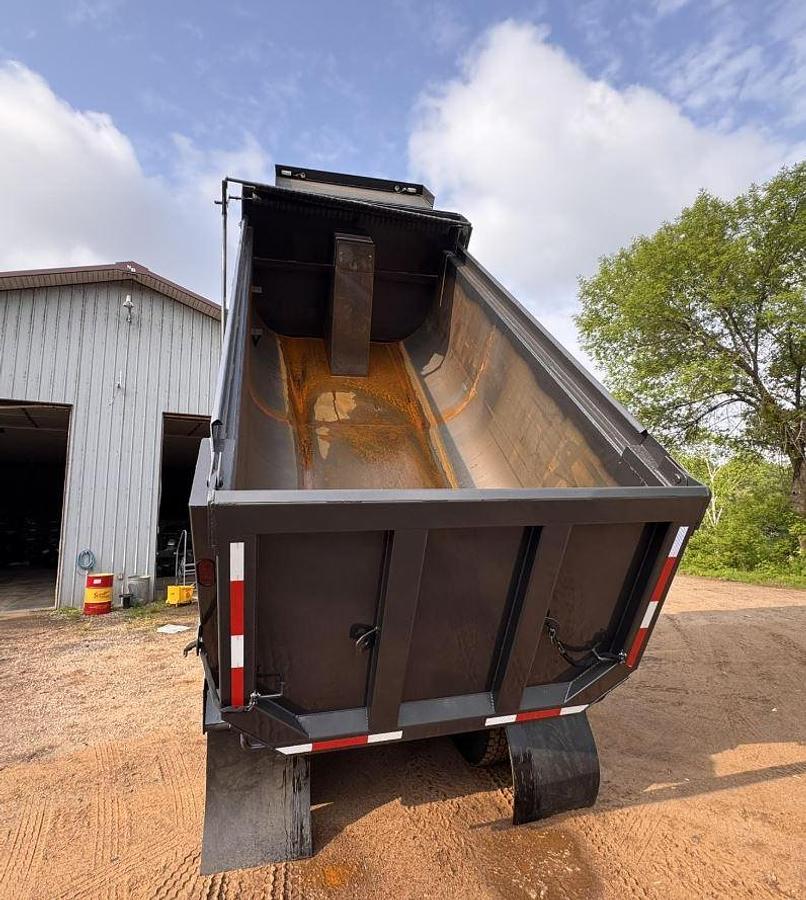 Used 2012 MACK PINNACLE CHU613