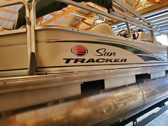 Used 2006 Suntracker Signature Series Fishin Barge