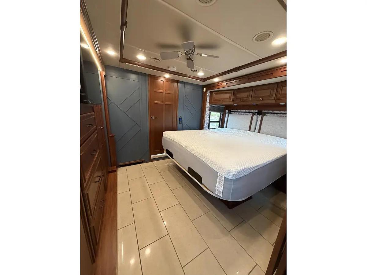 Used 2015 Winnebago Itasca Ellipse 42HD