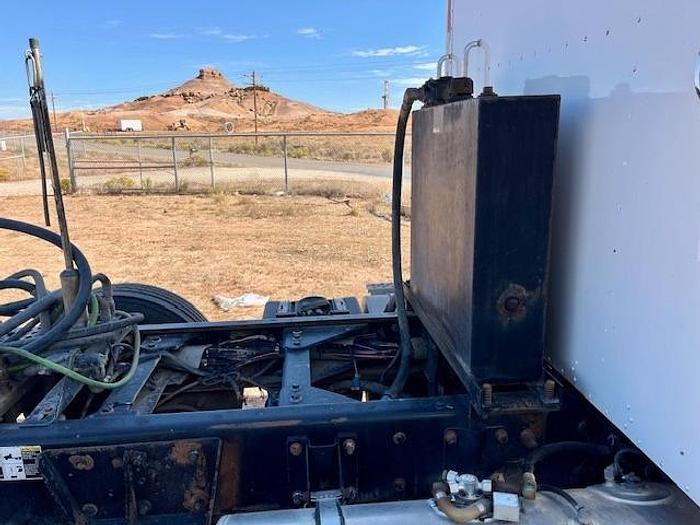 Used 2014 Kenworth T800 Sleeper