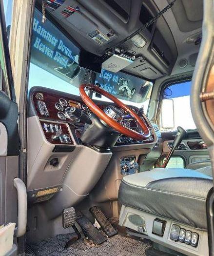 Used 2014 Peterbilt 389