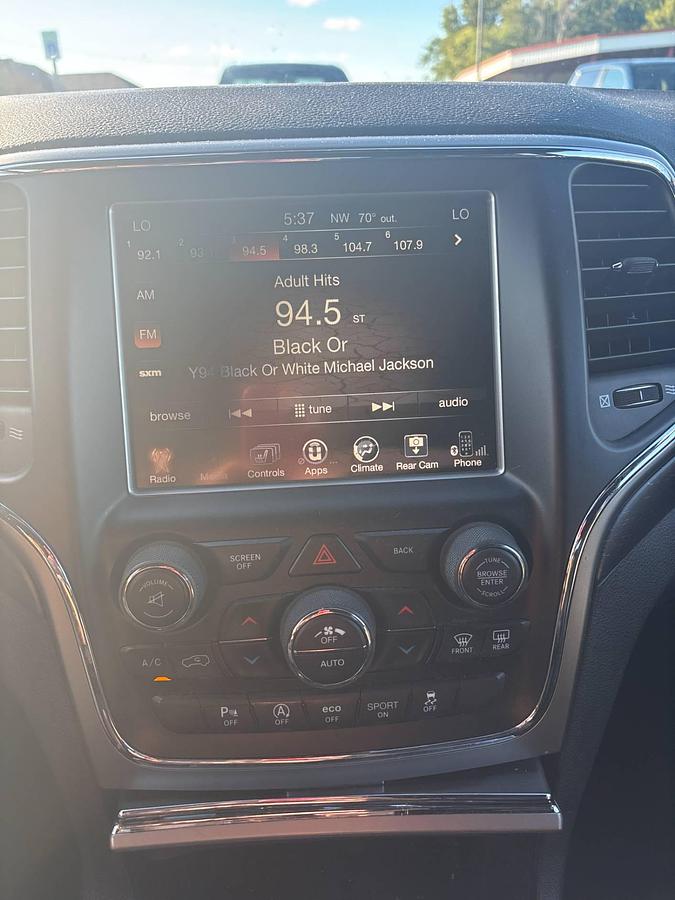 Used 2017 Jeep Grand Cherokee Laredo