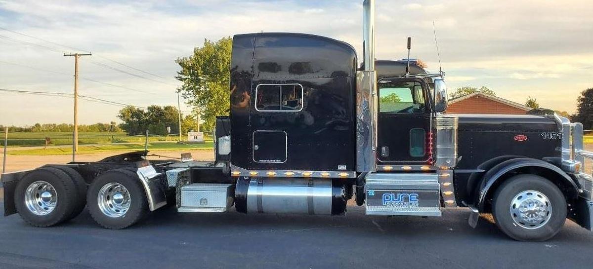 Used 2020 Peterbilt 389 Sleeper Semi Truck