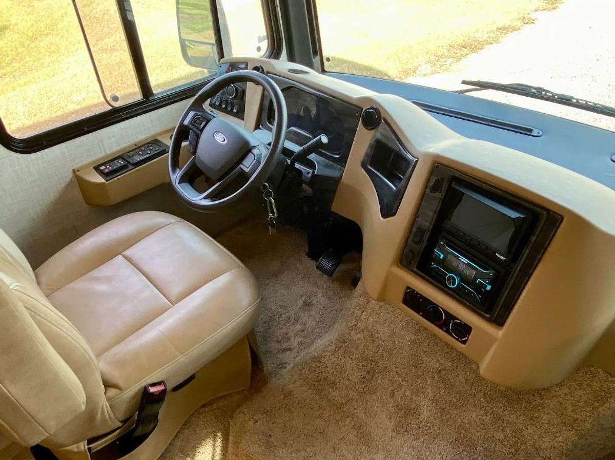 Used 2021 Newmar Bay Star 3226 Class A Motorhome