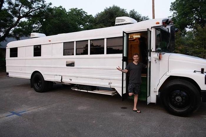 Used 2007 Freightliner FS-65 Digital Nomad Skoolie Motorhome