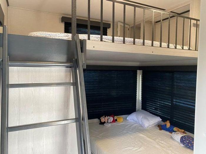 Used 2021 Keystone Sprinter 35BH