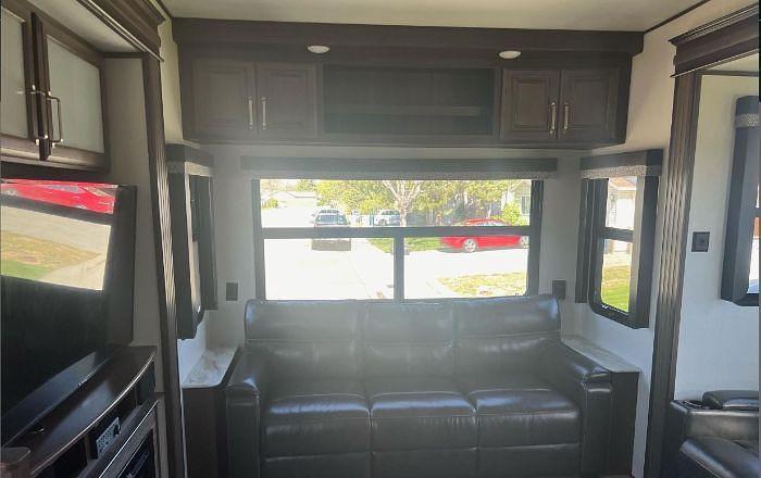 Used 2020 Keystone Avalanche 338GK