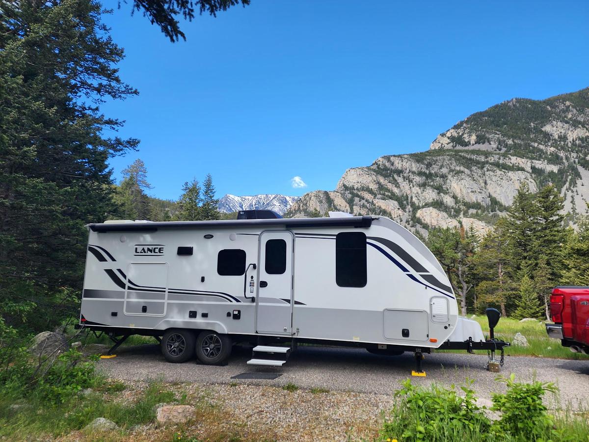 Used 2021 Lance 2295 W/ 2015 Ford F350 Super Duty