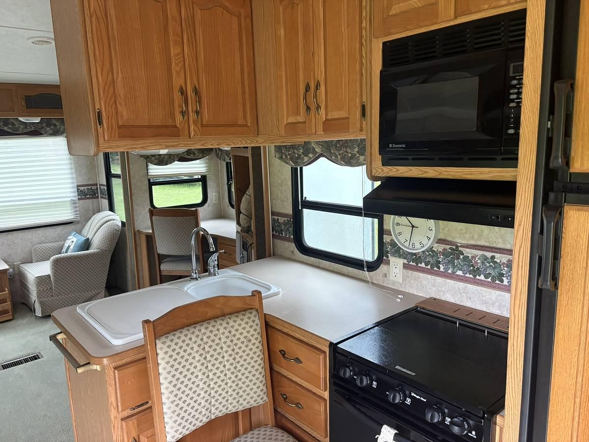Used 2005 Keystone Fifth Wheel Trailer
