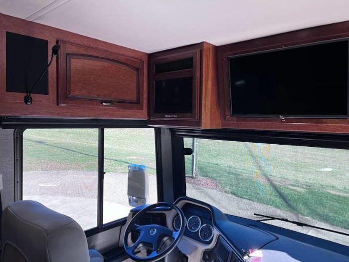 Used 2018 Holiday Rambler Navigator 38F