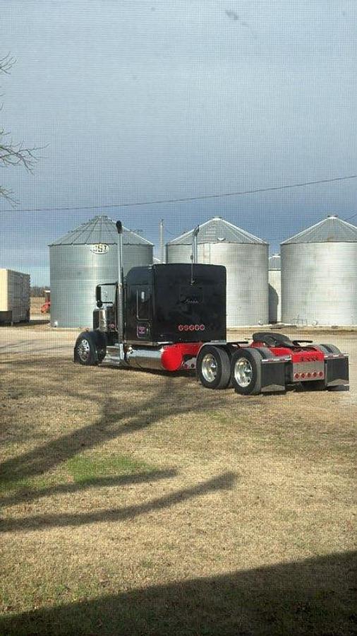 Used 2019 Kenworth W900L