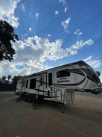 Used 2015 Keystone Montana 3711FL