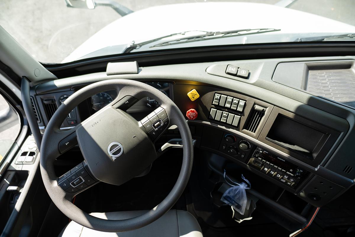 Used 2024 Volvo 300 Day Cab Semi Truck