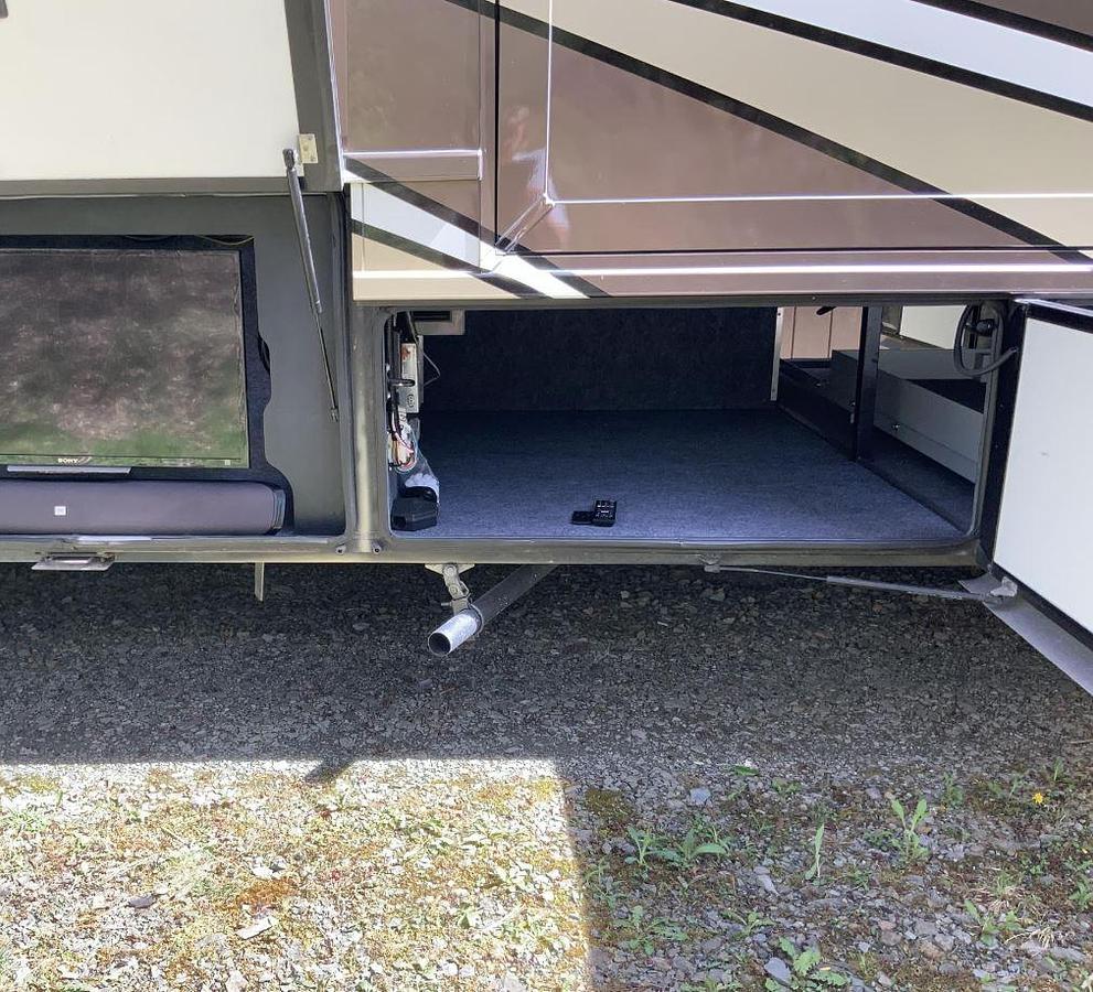 Used 2015 Newmar Ventana 4002