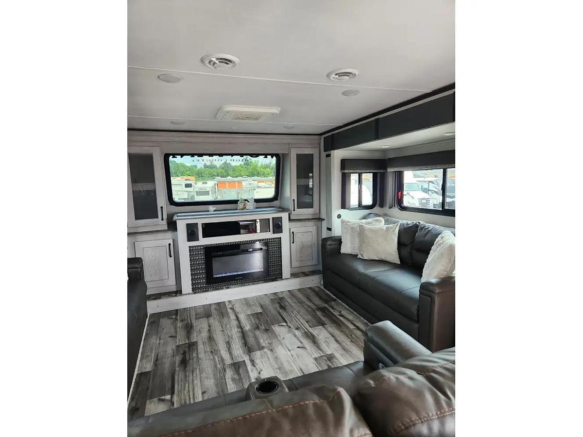 Used 2023 Keystone Montana High Country 377FL