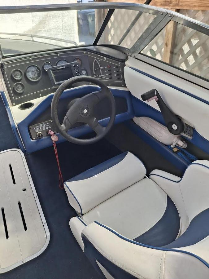 Used 1993 19' Seaswirl Powerboat