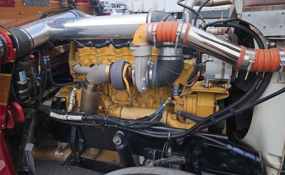 Used 2013 Peterbilt 389 Sleeper Semi Truck