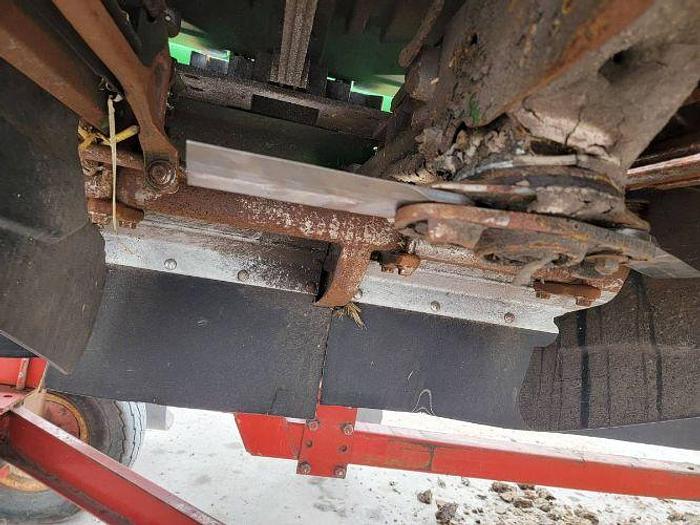 Used 2013 JOHN DEERE 608C Chopping Corn Head