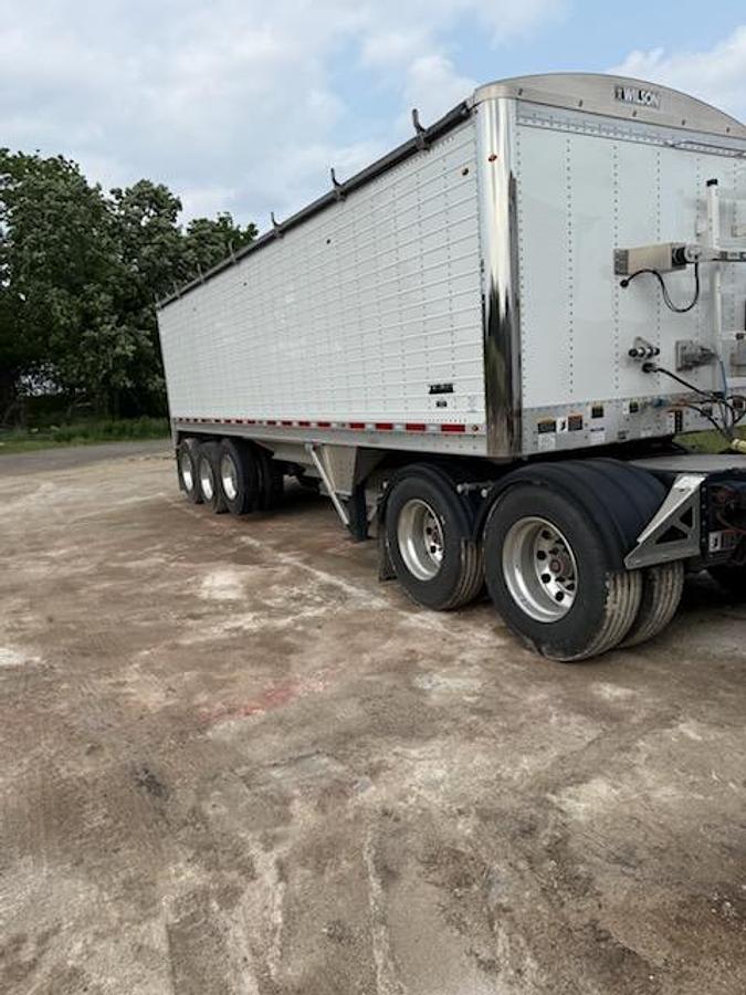 Used 2024 Wilson Super Hopper Trailer