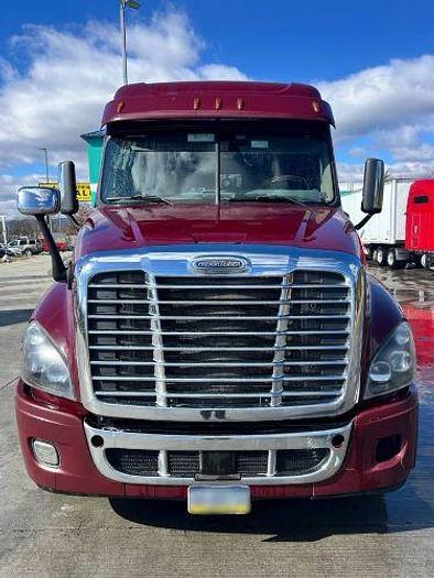 Used 2018 Freightliner Cascadia 125