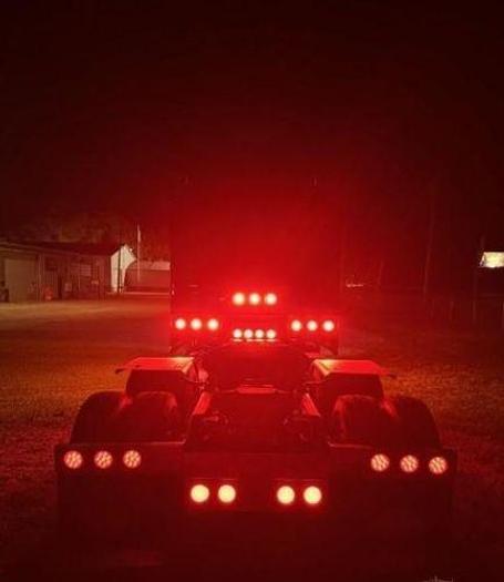 Used 2015 Peterbilt 389 Glider Kit