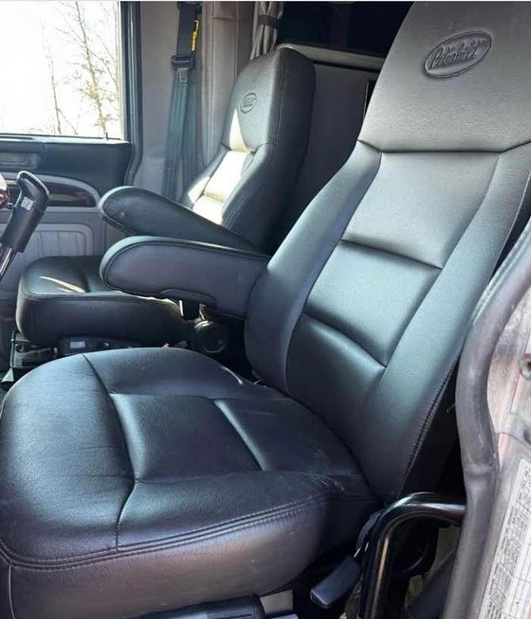 Used 2021 Peterbilt 389