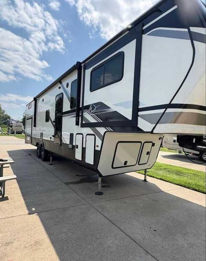 Used 2024 Keystone Montana High Country 377FL Fifth Wheel