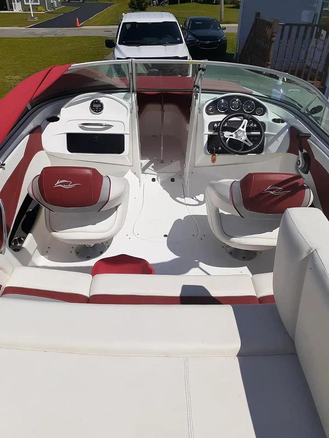Used 2017 Rinker Boat Co QX-19