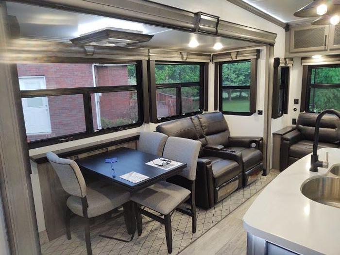 Used 2022 Keystone Montana 3855BR