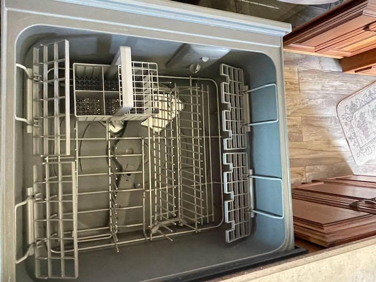 Used 2018 DRV Mobile Suites 38RSSA