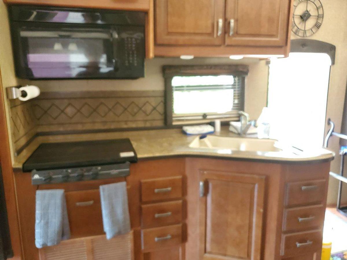 Used 2014 Jayco Seneca 36FK
