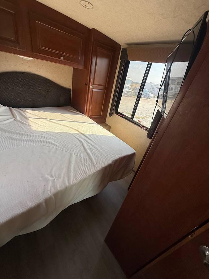 Used 2015 Winnebago Vista Class A Motorhome