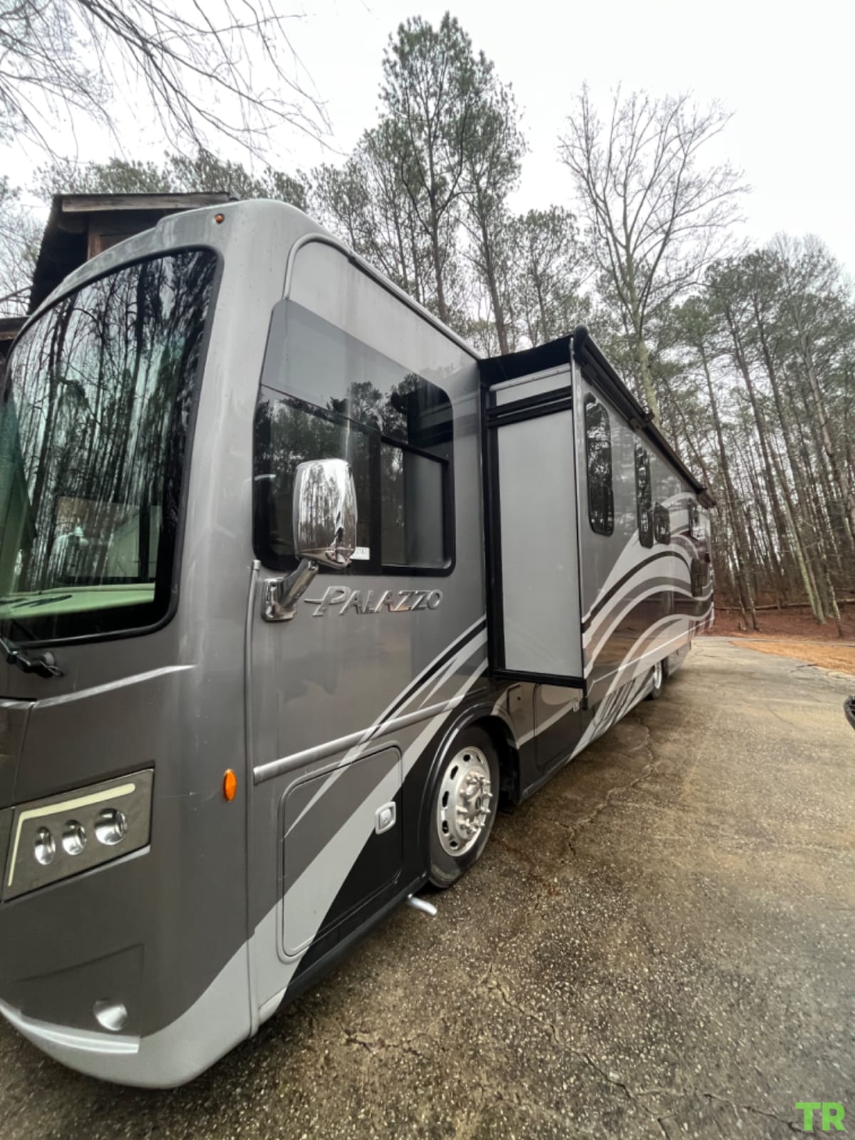Used 2022 Thor Palazzo 33.5 | Diesel Pusher | Bath & a Half | Bunkhouse | Only 7,200 Miles | Private Owner