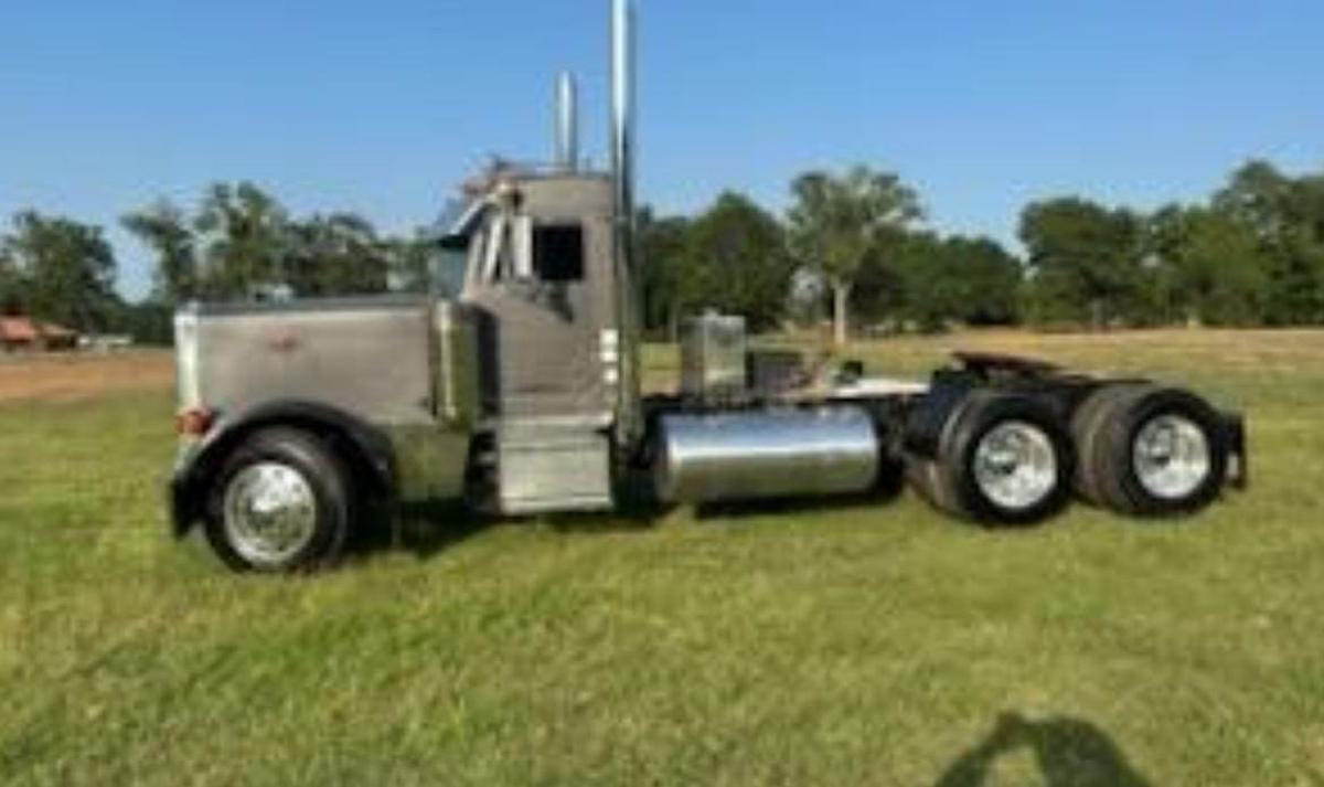 Used 2002 Peterbilt 379 Day Cab Semi Truck