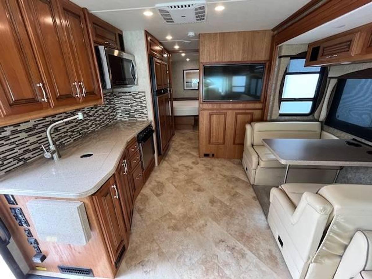 Used 2016 Fleetwood Southwind 32VS Class A Motorhome