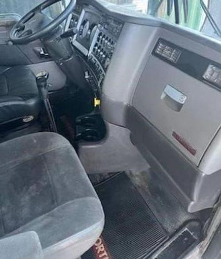 Used 2006 KENWORTH T800