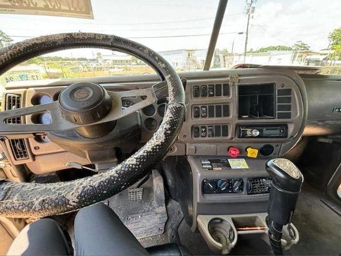 Used 2002 Mack CH613