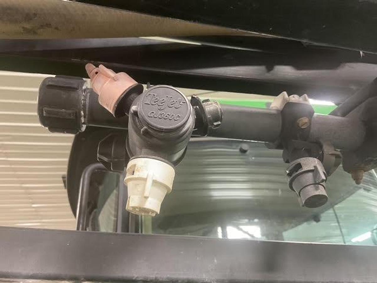 Used 2001 John Deere 4710 Self Propelled Sprayer