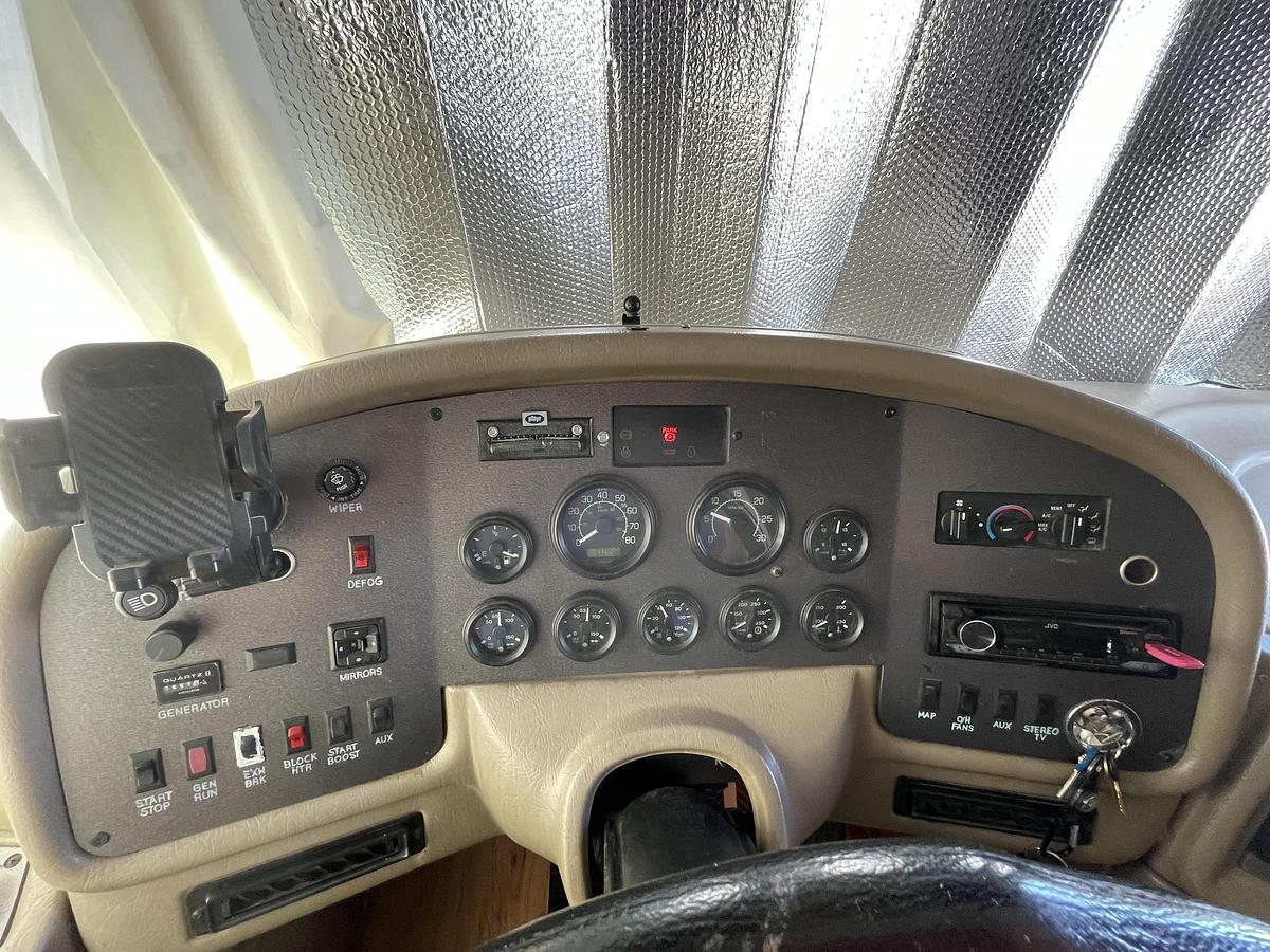 Used 2002 National Tradewinds Class A Motorhome