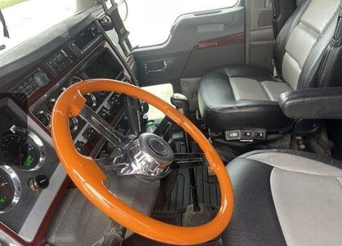 Used 2009 KENWORTH W900