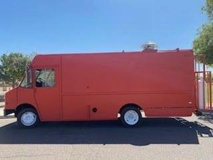 Used 1999 Freightliner Food Truck