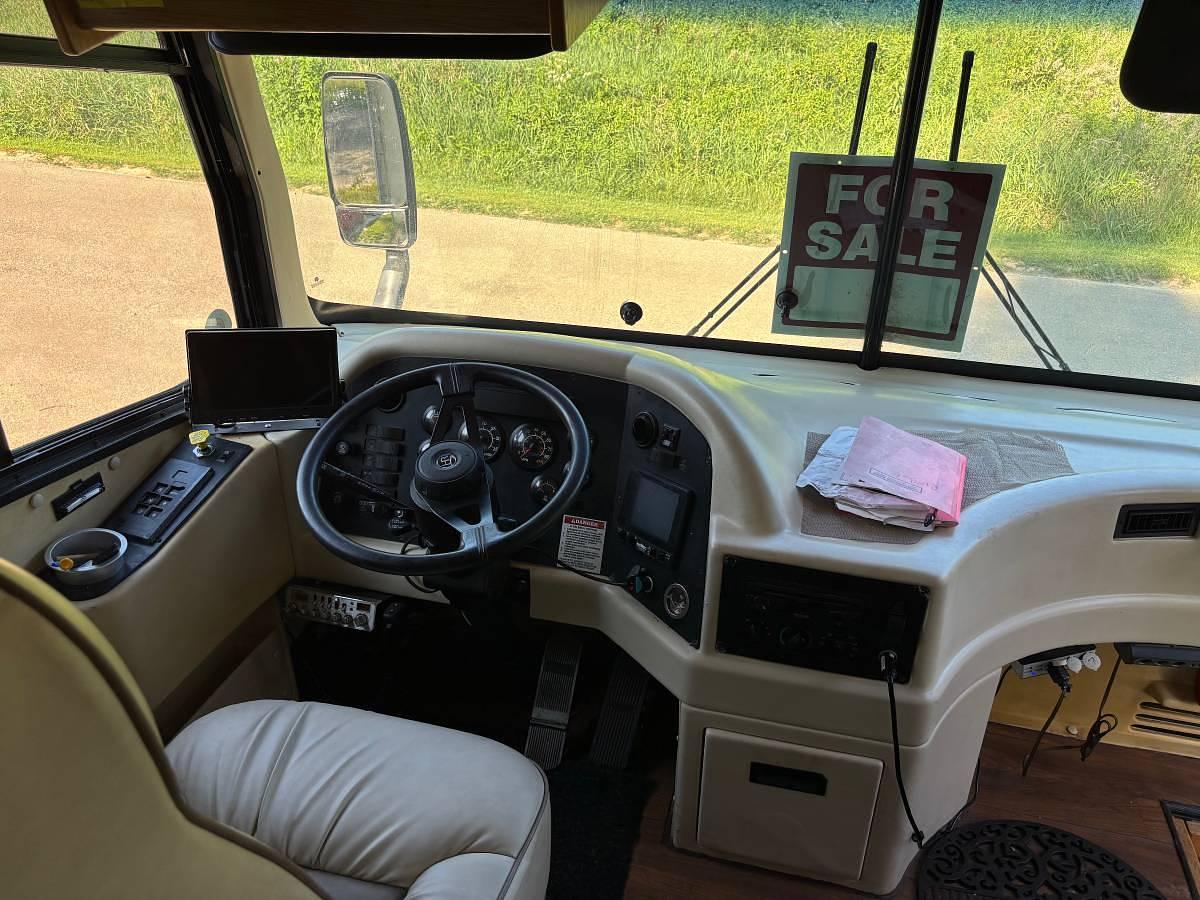 Used 1999 Holiday Rambler Endeavor Class A Motorhome